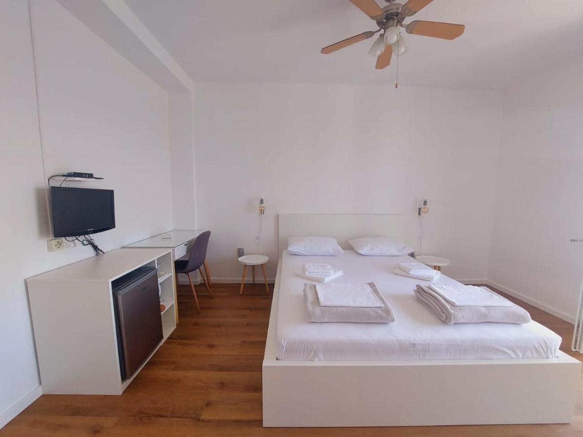 Vinko Rooms Primošten Exterior foto