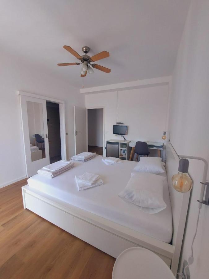 Vinko Rooms Primošten Exterior foto
