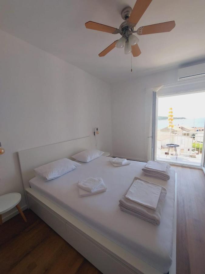 Vinko Rooms Primošten Exterior foto