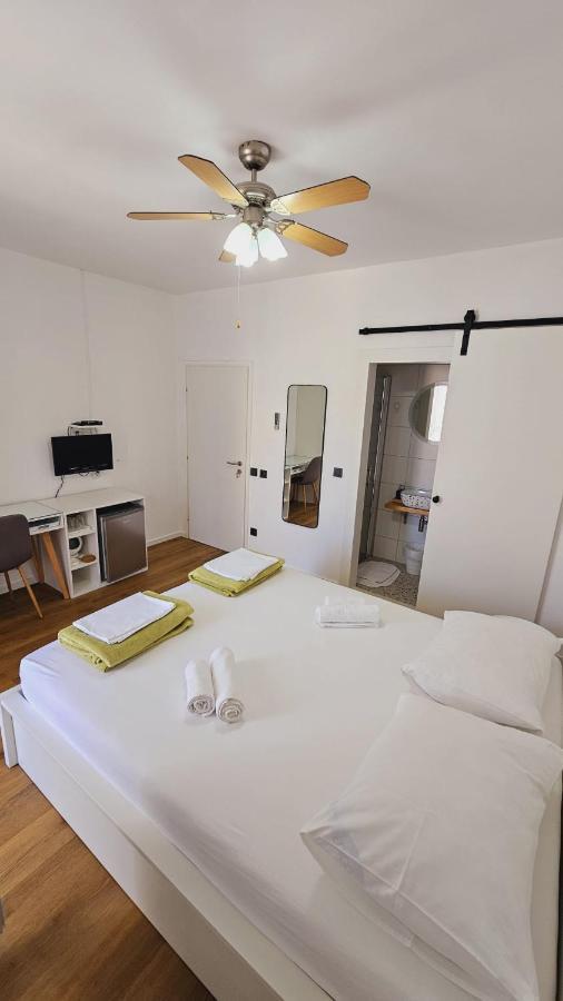 Vinko Rooms Primošten Exterior foto
