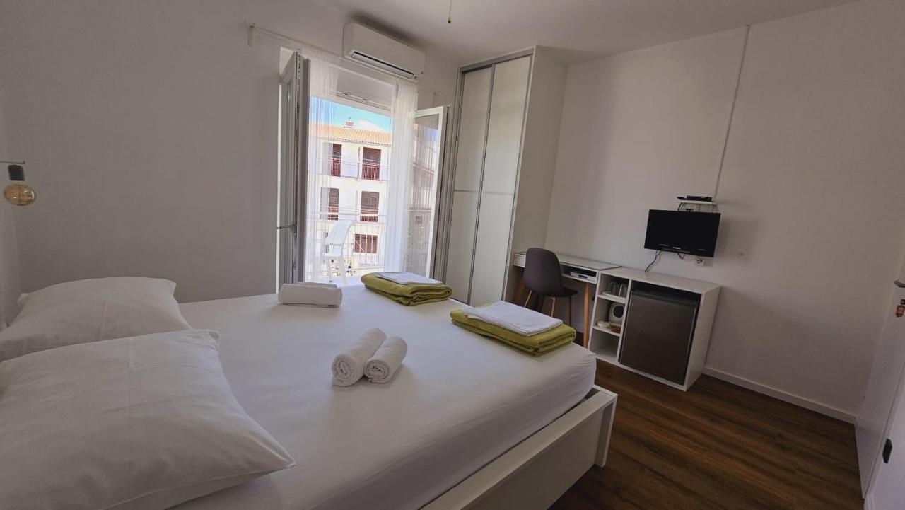 Vinko Rooms Primošten Exterior foto