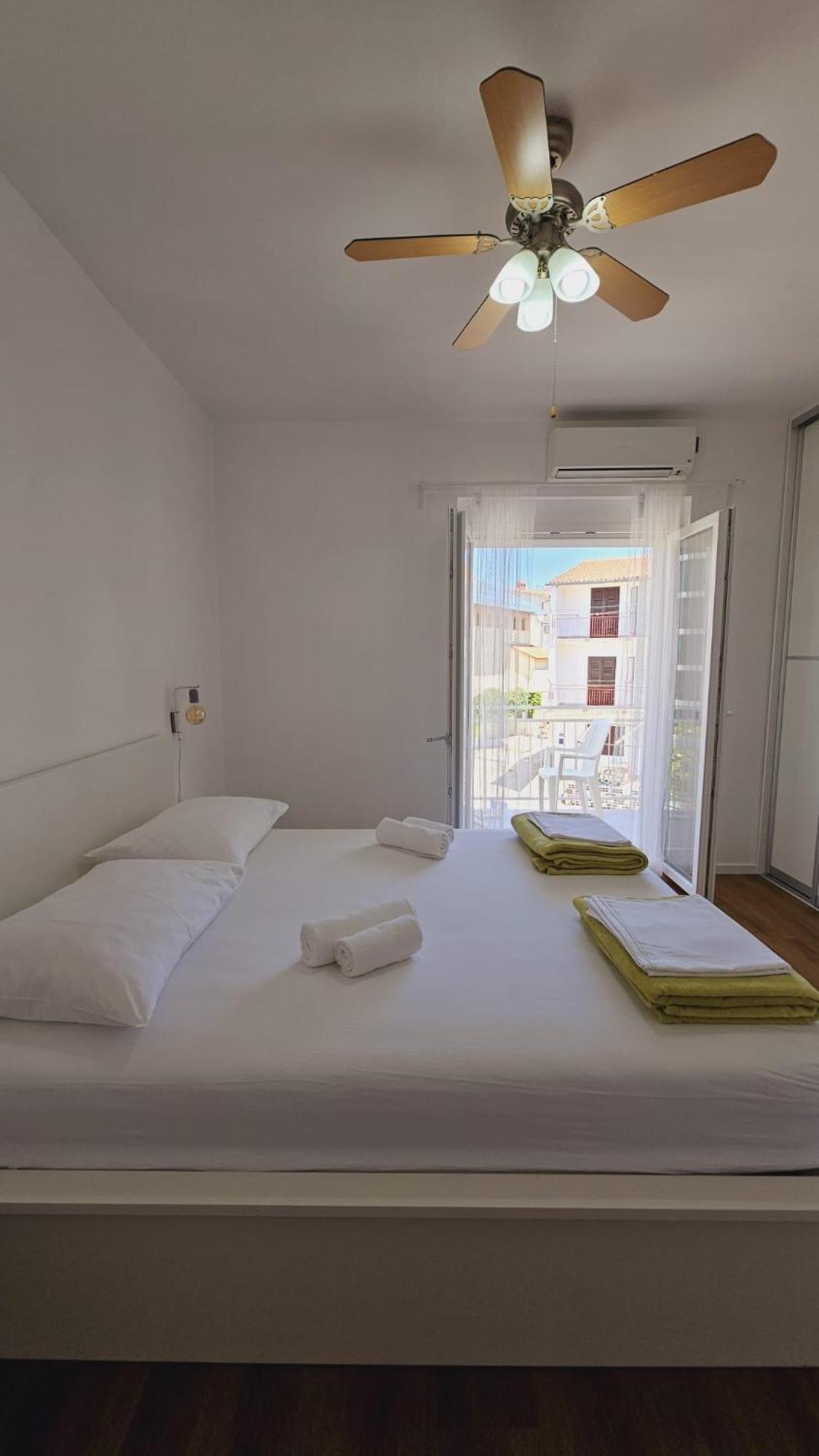 Vinko Rooms Primošten Exterior foto